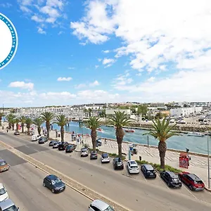 B60 - Promenade View Apartment